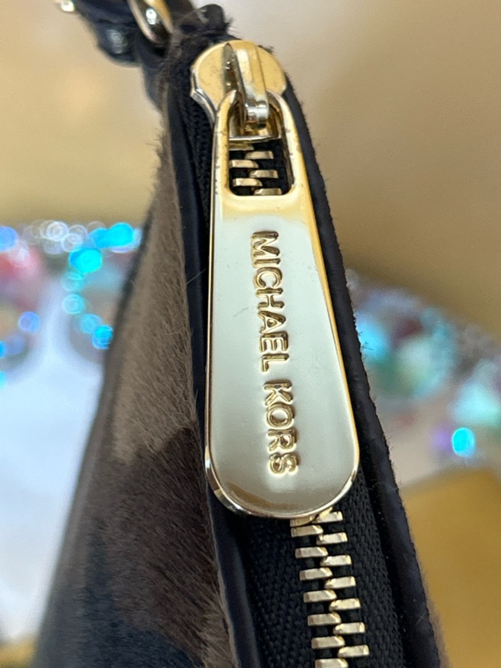 MICHAEL KORS Brown Camo Calf Hair and Leather Wristlet Approx. 10 x 5.5 - Picture 6 of 17